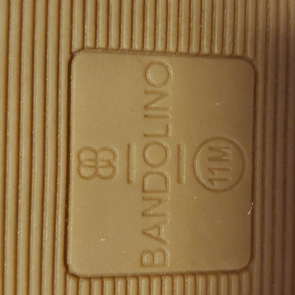 Bandolino Suede Red Bow Flats   Size 11 - Picture 6 of 7